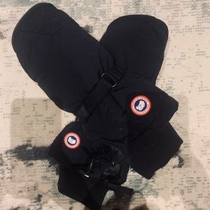 Canada Goose Waterproof Down Mittens